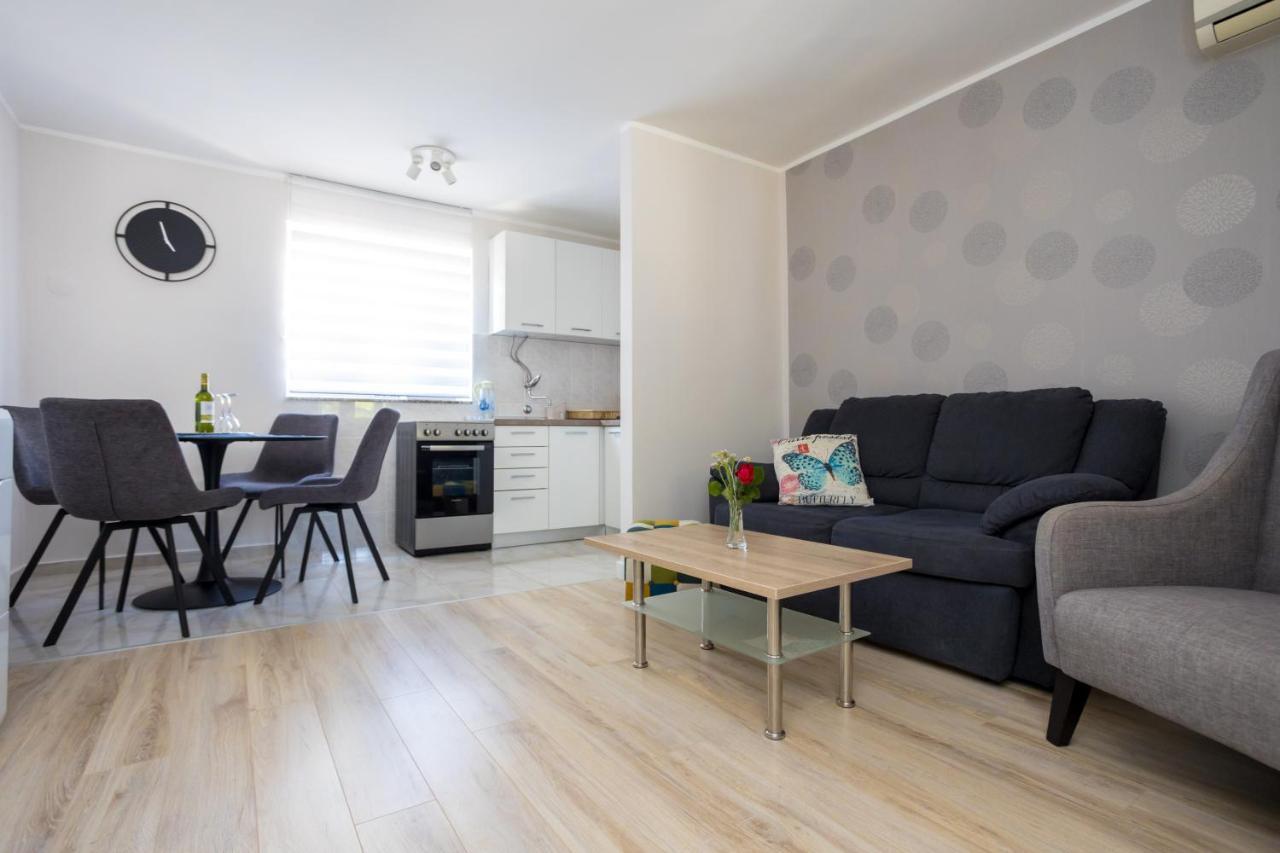 Appartamento Apartman Marija Njivice Esterno foto