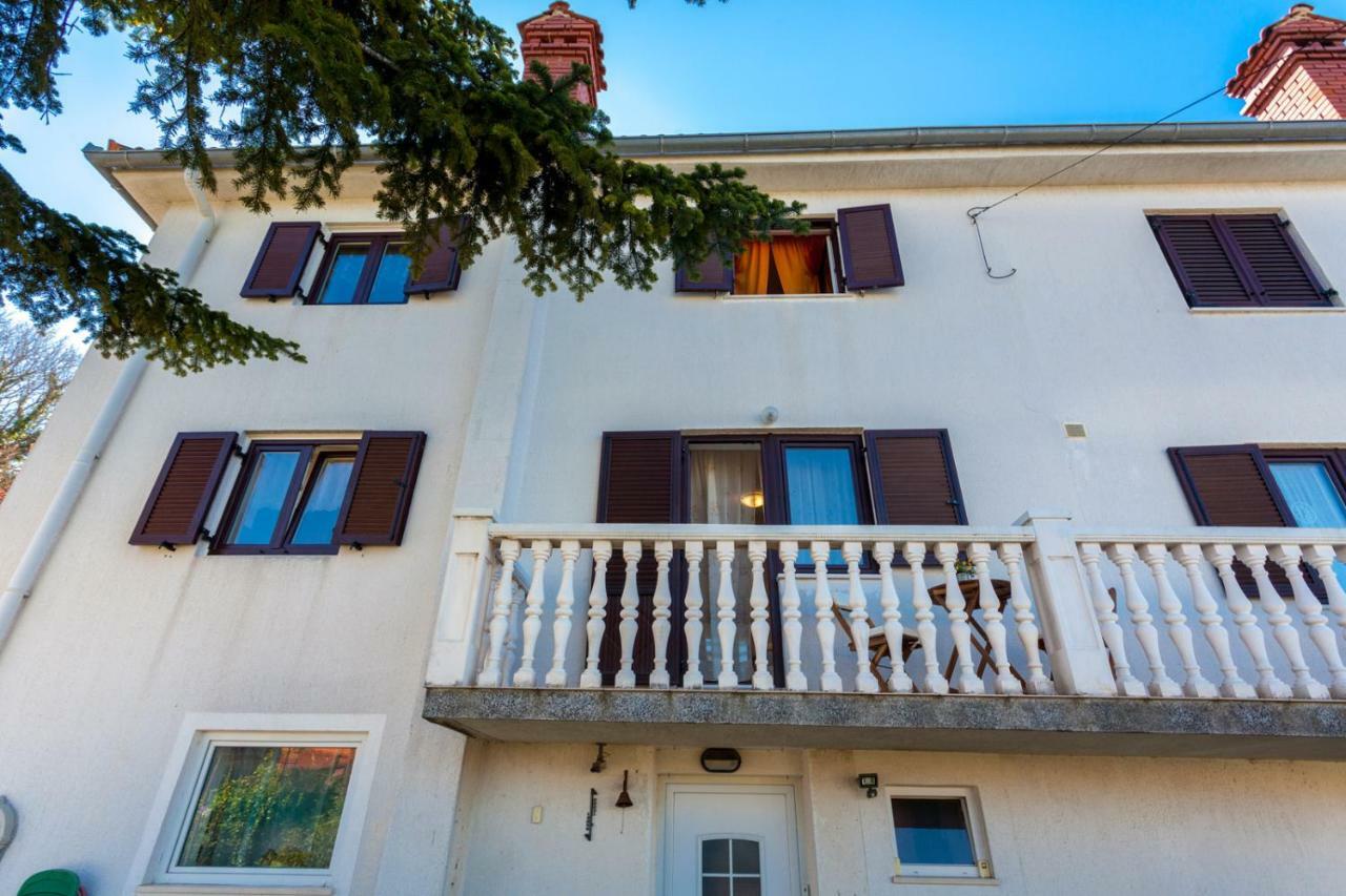Appartamento Apartman Marija Njivice Esterno foto